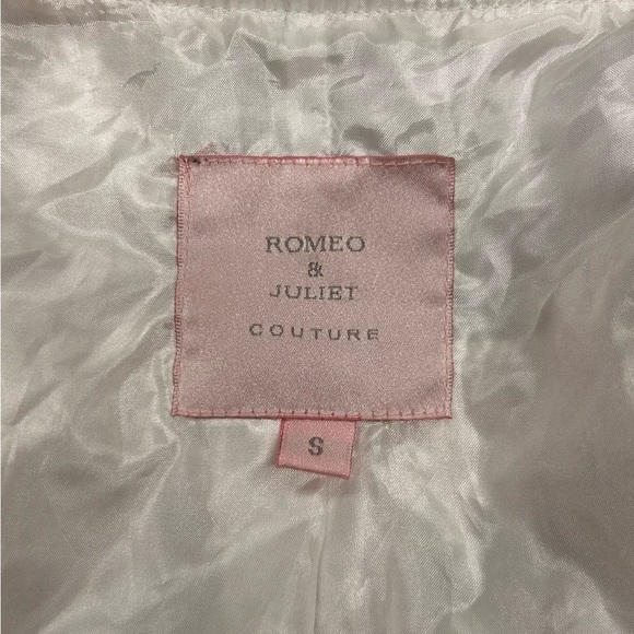 Romeo + Juliet Couture White Trench Coat Belt Big Buttons Pockets Size Small - Picture 9 of 11